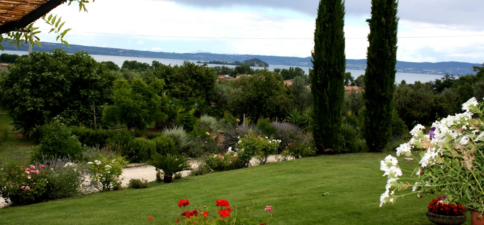 Giardino con vista lago di Bolsena